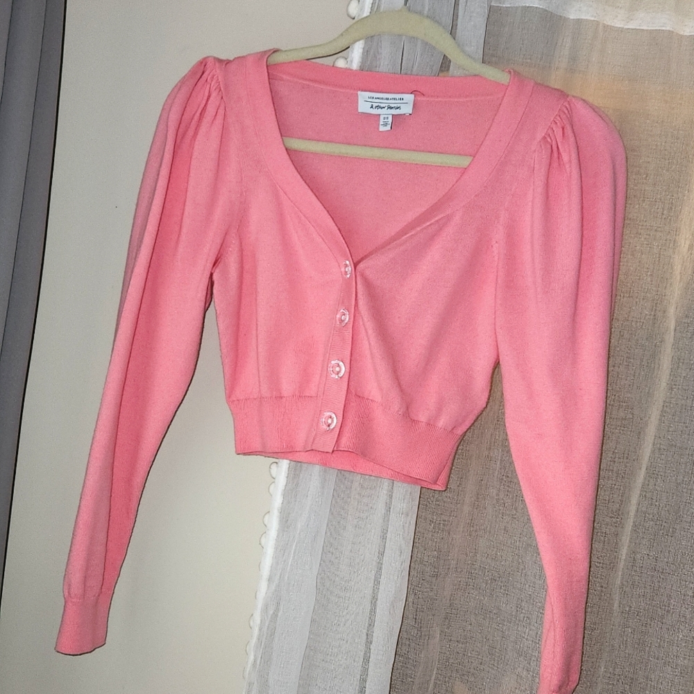 Pink cropped cardigan with puff sleeves